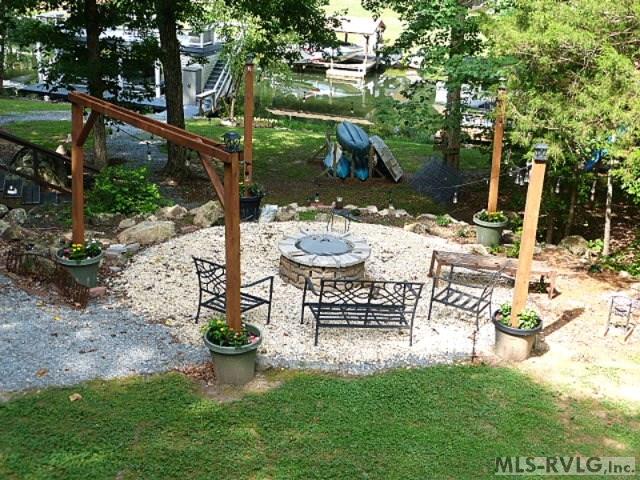 142 Windy Pointe Circle Property Photo 12