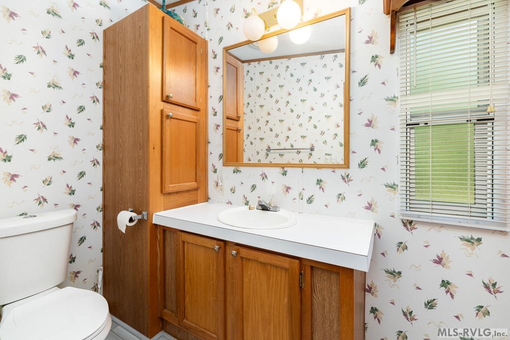 240 Lookout Point Drive Property Photo 15