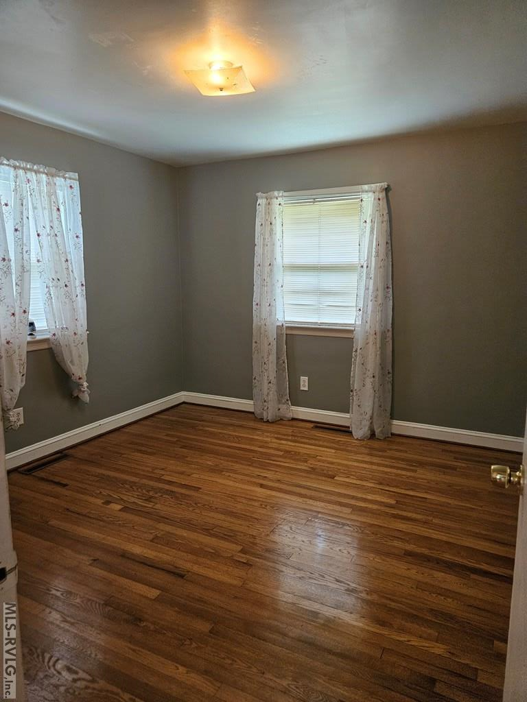 703 Raleigh St Property Photo 11