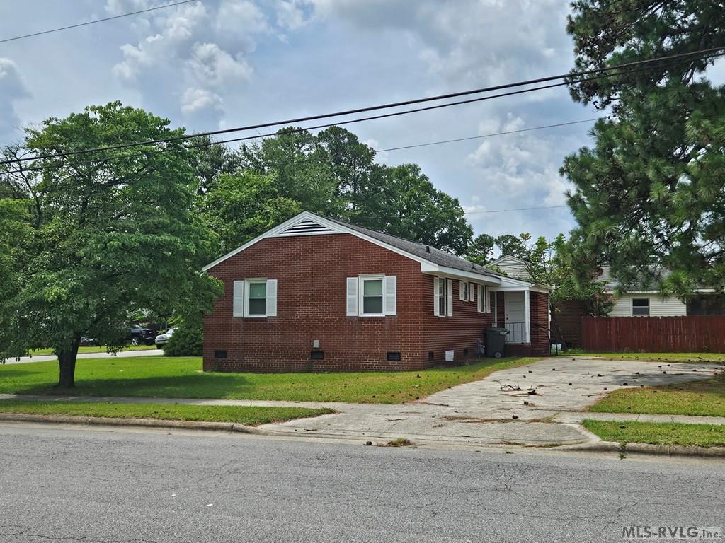 703 Raleigh St Property Photo 17