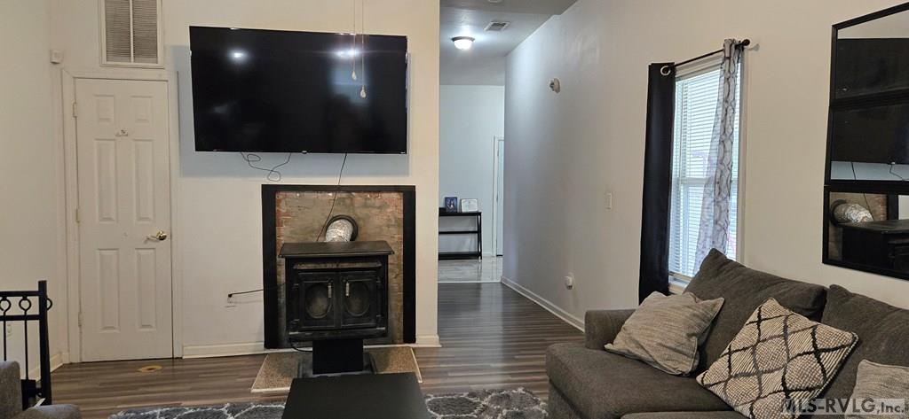 1705 Ivey St Property Photo 6