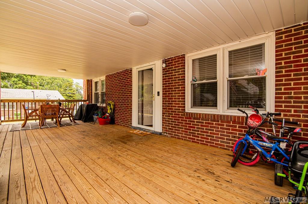 410 Jefferson St. Property Photo 6