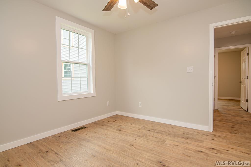 657 Charlotte St. Property Photo 13