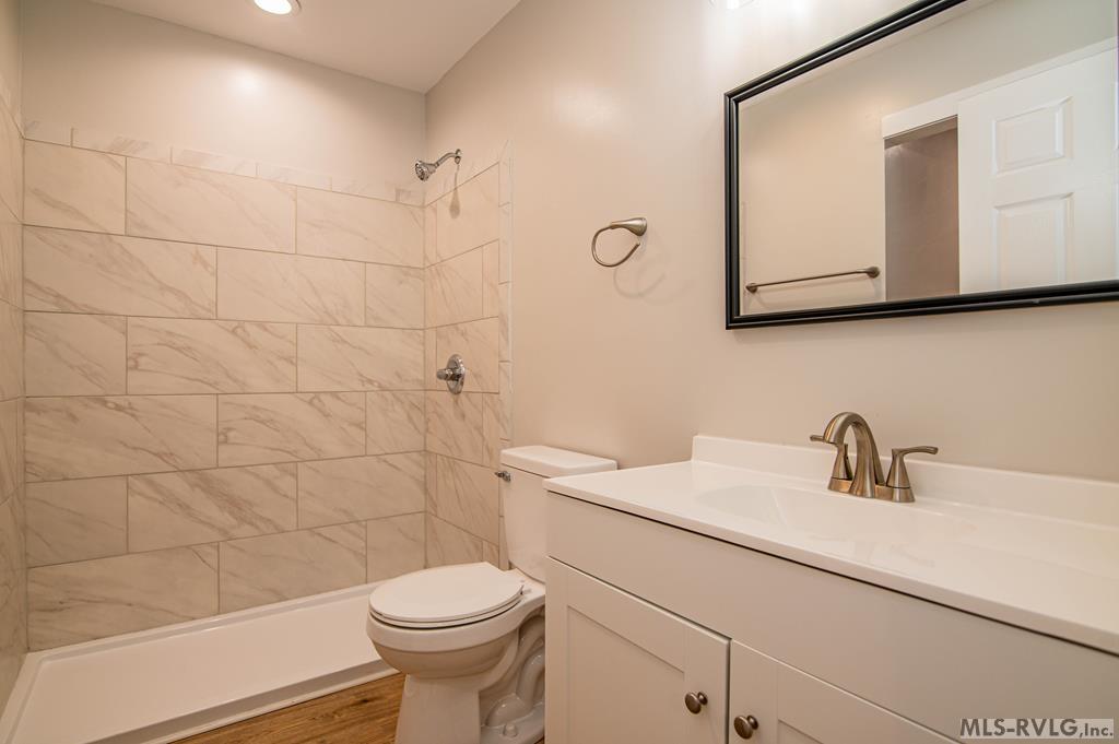 657 Charlotte St. Property Photo 19