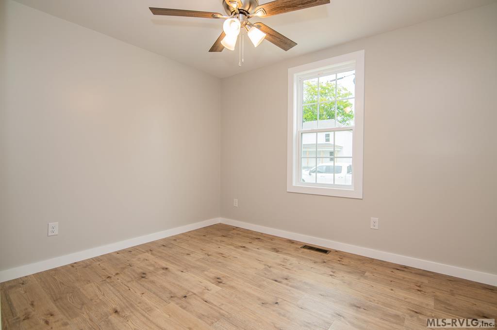 657 Charlotte St. Property Photo 23