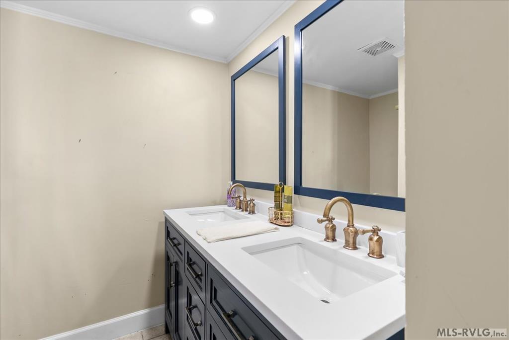 108 S Watersedge Lane Property Photo 37