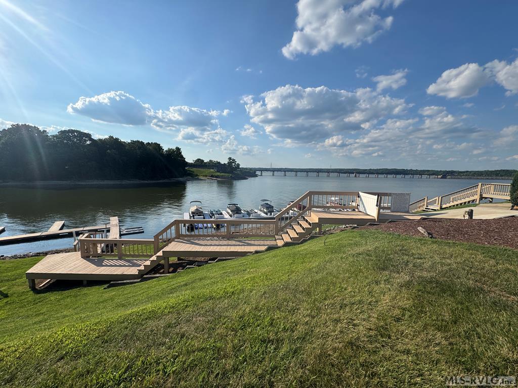 60 The Moorings Property Photo 23