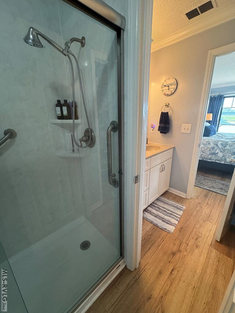 60 The Moorings Property Photo 27
