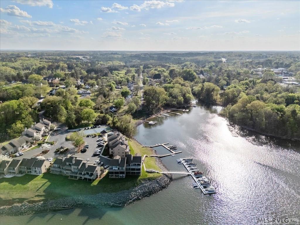 60 The Moorings Property Photo 48
