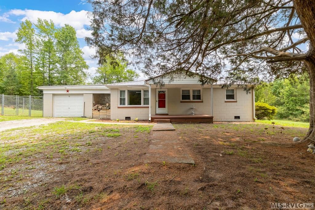 2738 Greentown Drive Property Photo 1