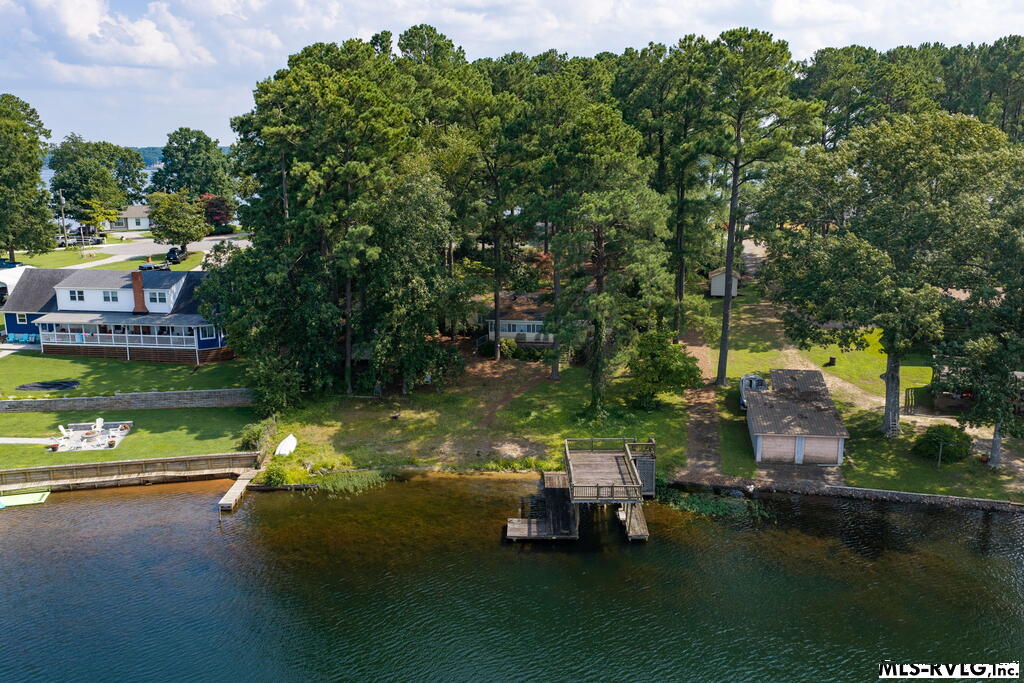 399 Pineview Dr Property Photo 2