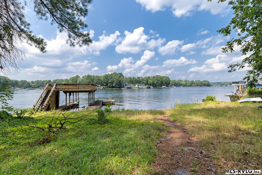 399 Pineview Dr Property Photo 4