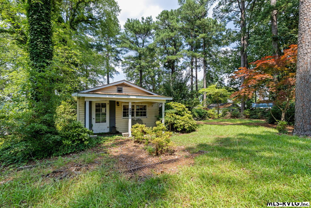399 Pineview Dr Property Photo 8