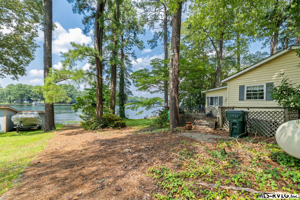 399 Pineview Dr Property Photo 9