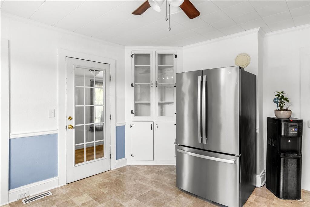661 N. Main St. Property Photo 16