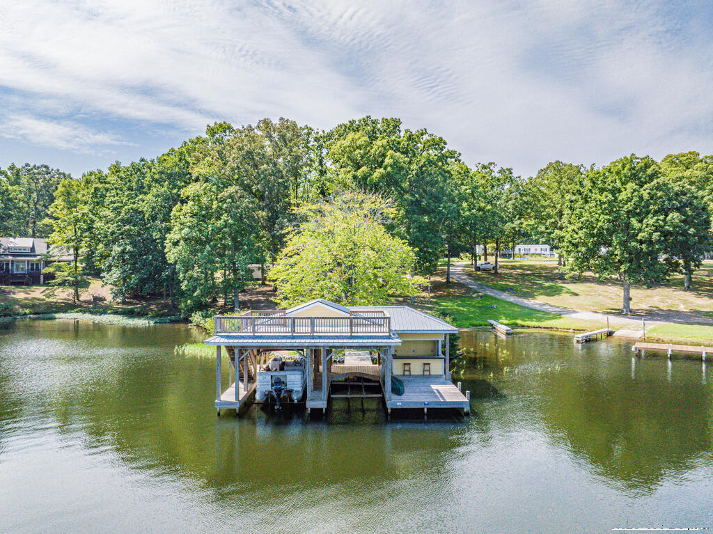 330 Lynch Point Rd. Property Photo 1