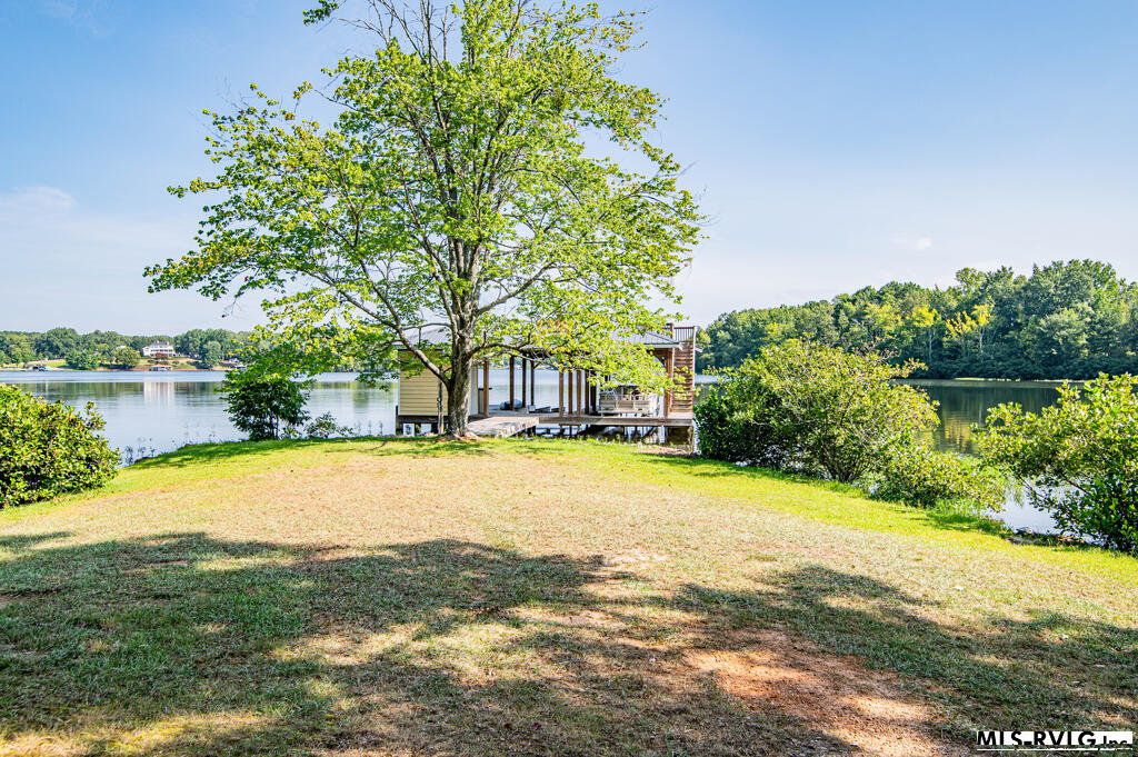 330 Lynch Point Rd. Property Photo 3