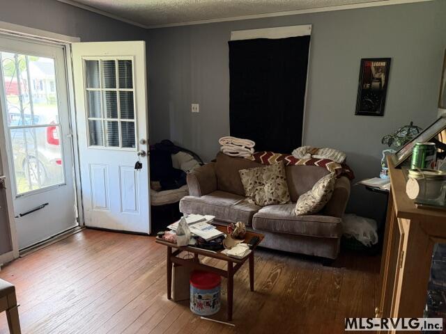 214 E Pine Street Property Photo 3