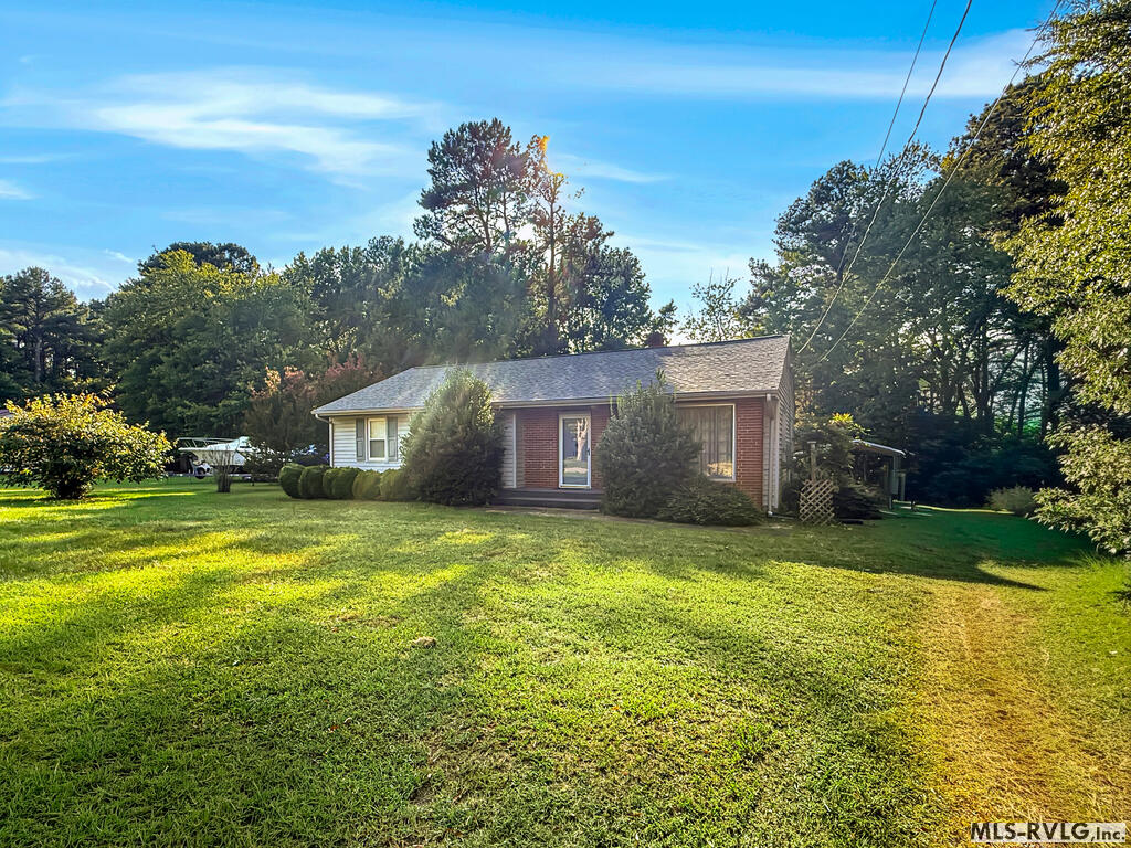 105 WALNUT ST