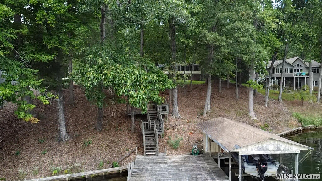 217 Hunters Creek Rd Property Photo 6