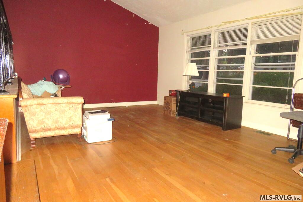 111 Woodland Road Property Photo 3
