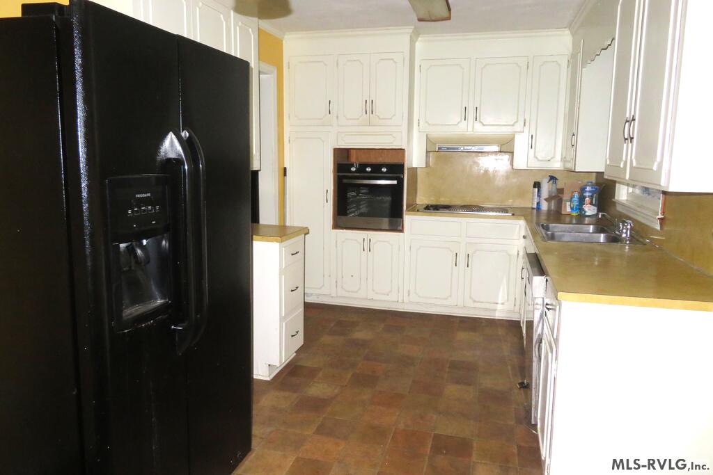 111 Woodland Road Property Photo 6
