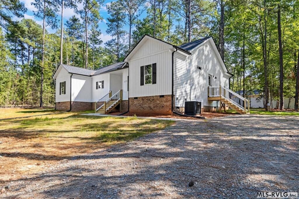 151 Twin Oaks Lane Property Photo 1
