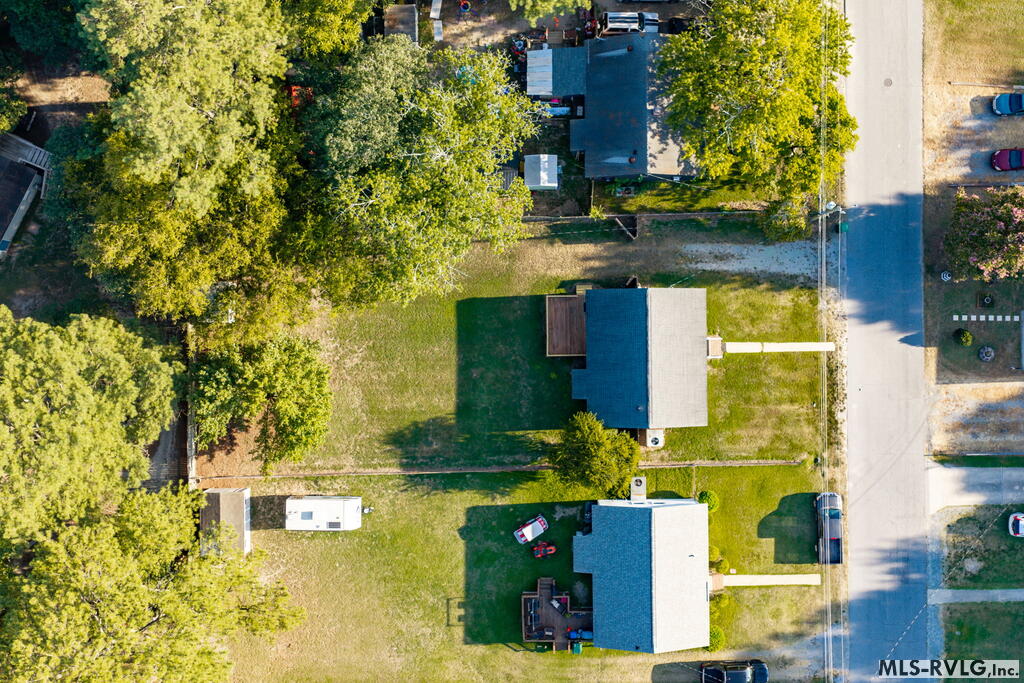708 Miles Street Property Photo 3