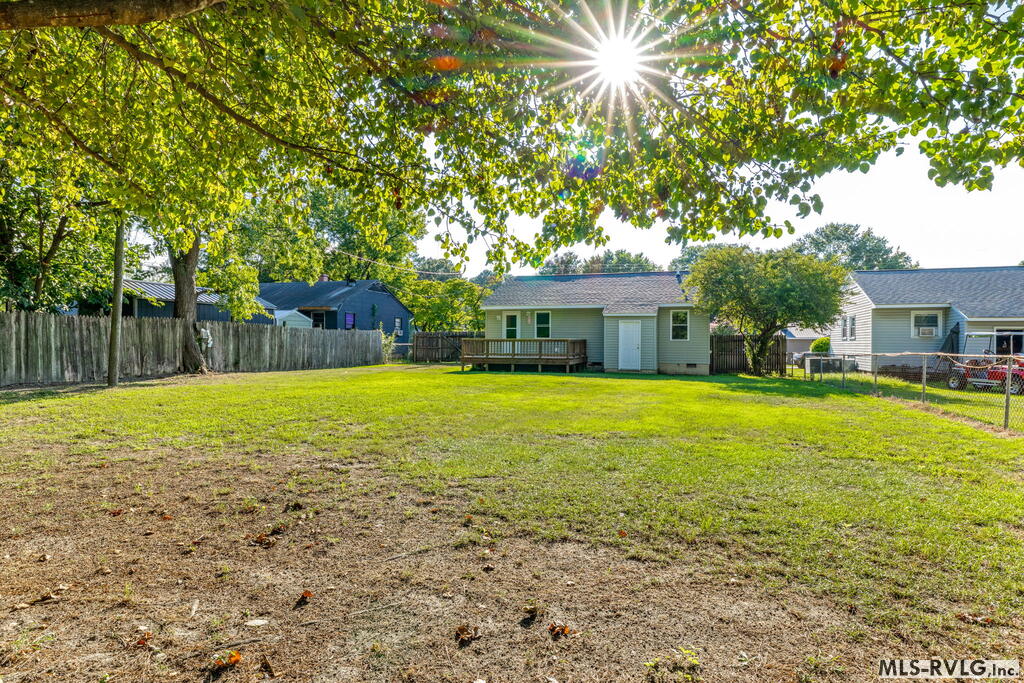 708 Miles Street Property Photo 4