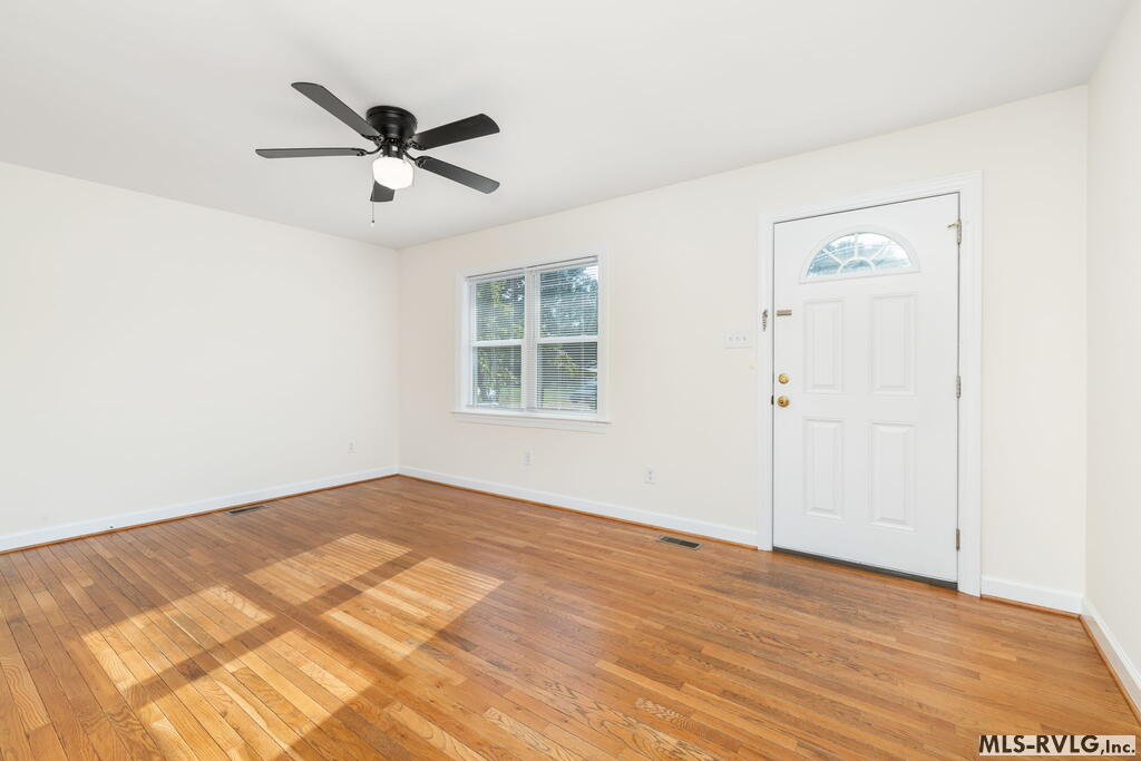 708 Miles Street Property Photo 7