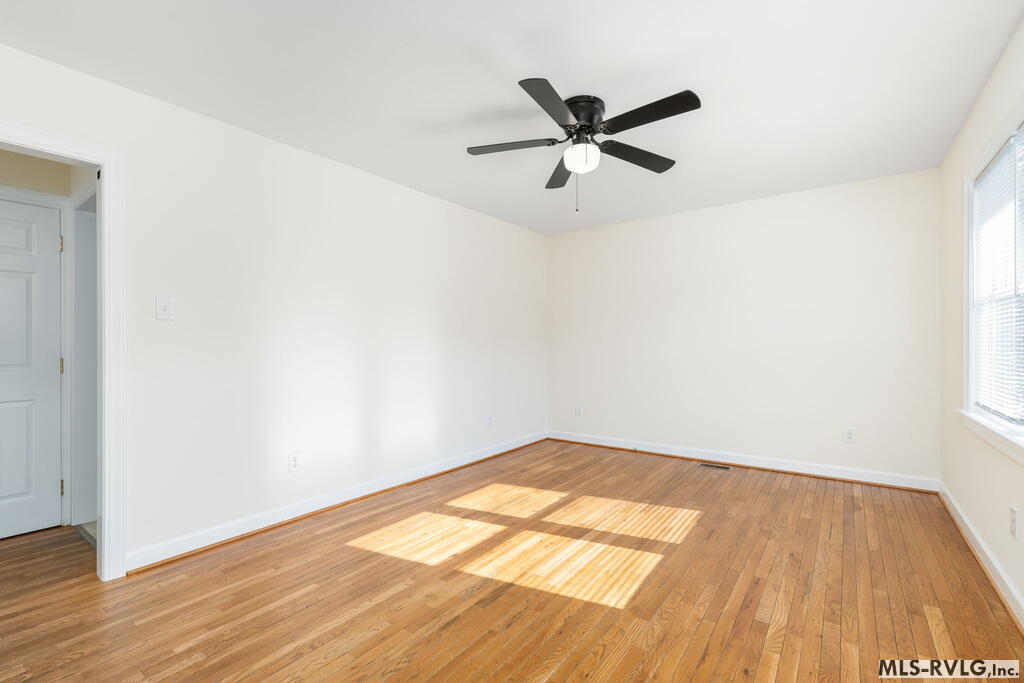 708 Miles Street Property Photo 8
