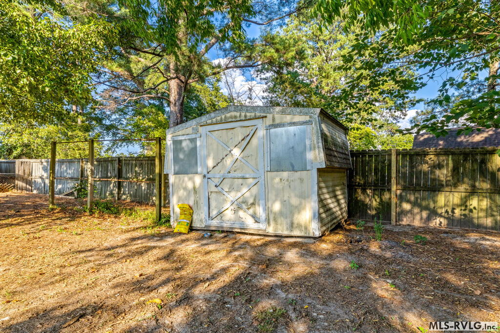 708 Miles Street Property Photo 17