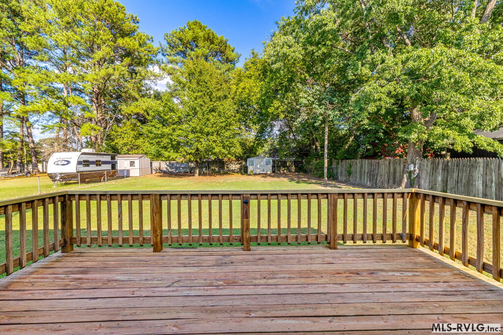 708 Miles Street Property Photo 23