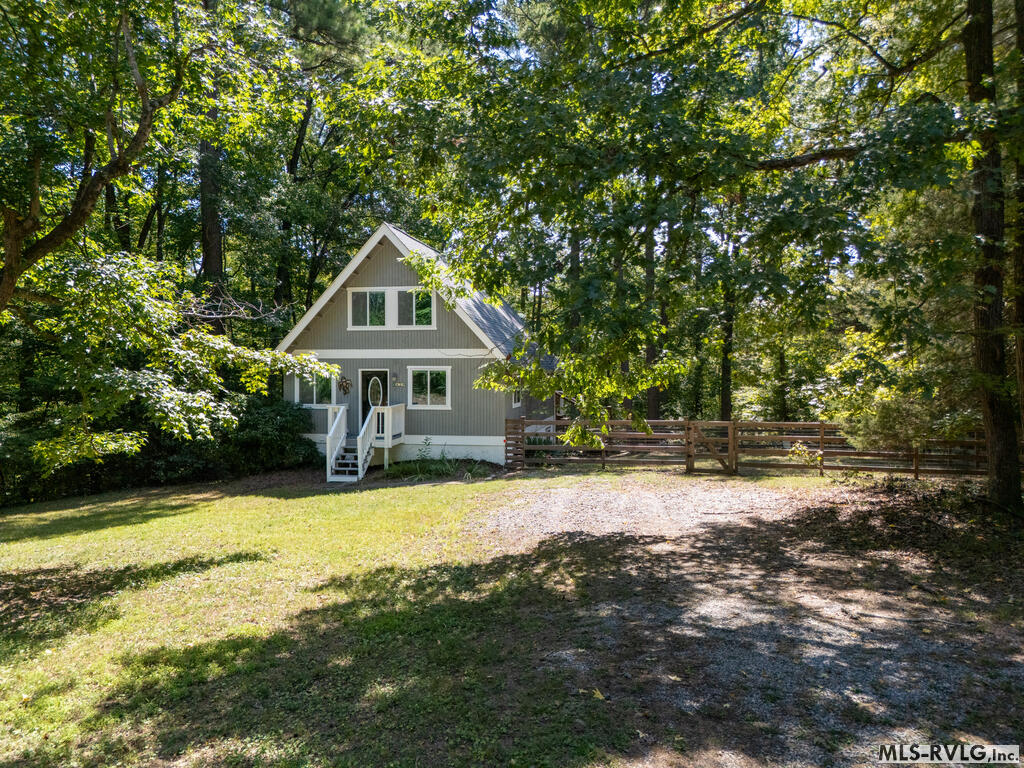 639 Holly Grove Ln Property Photo 1