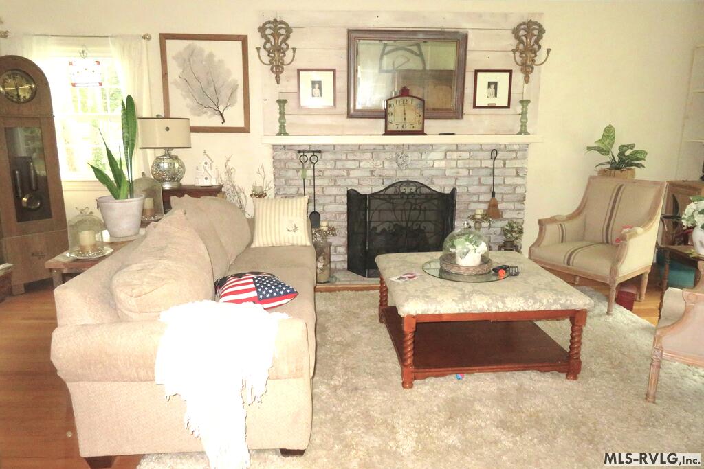 21 Longstreet Road Property Photo 4