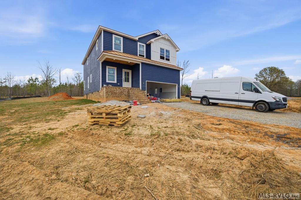 595 Ferry Landing Drive Property Photo 3