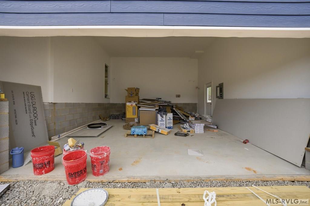 595 Ferry Landing Drive Property Photo 5