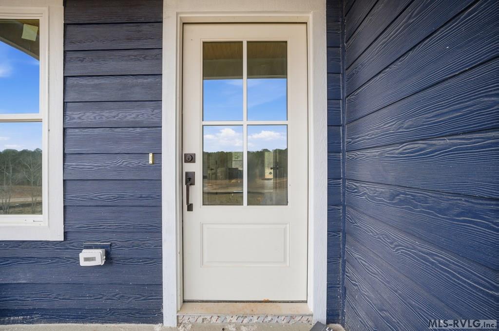 595 Ferry Landing Drive Property Photo 9