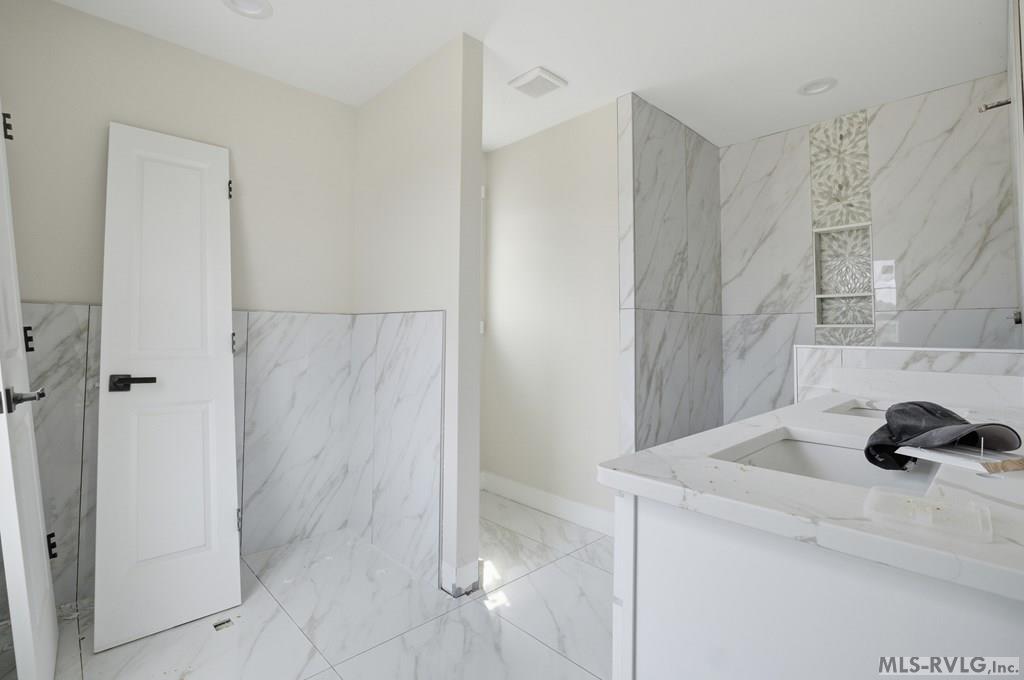 595 Ferry Landing Drive Property Photo 26