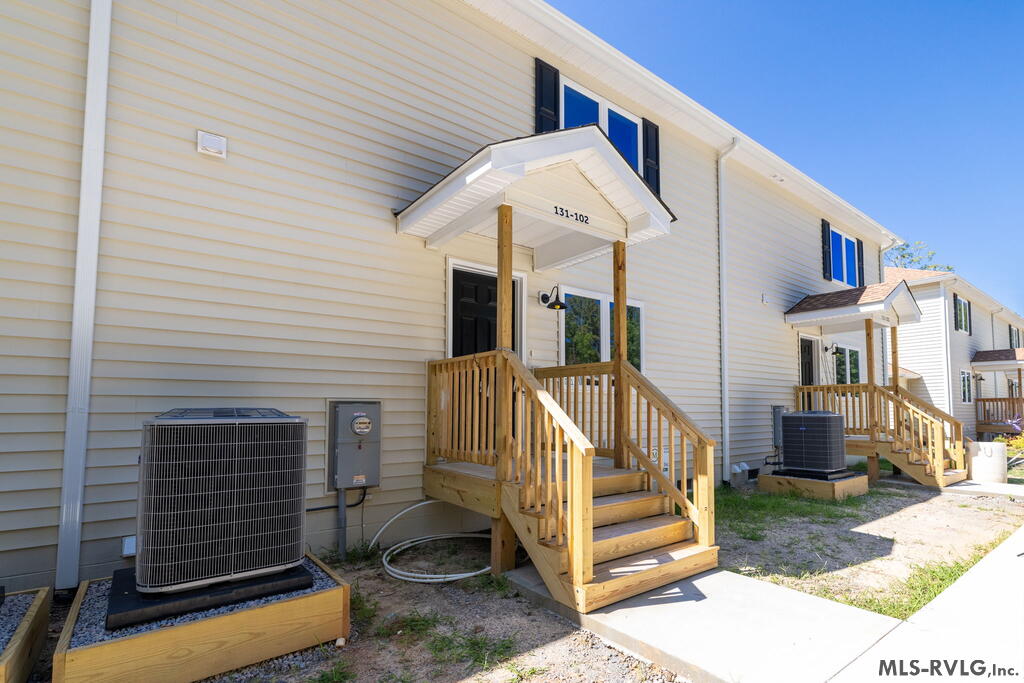 131-102 Gaston Pointe Dr Property Photo 6
