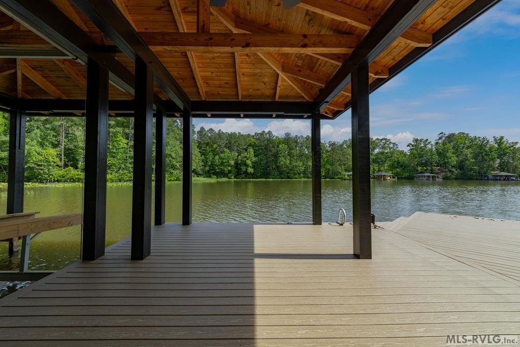 688 Waterlyn Drive Property Photo 1
