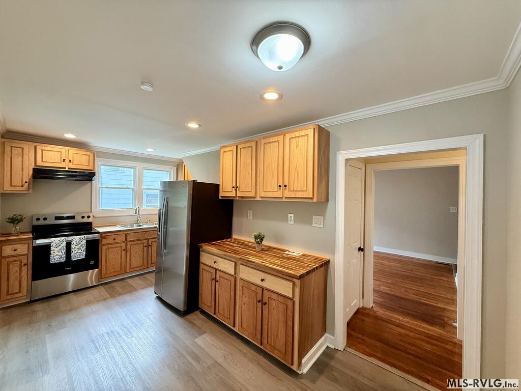 1011 Second Ave Property Photo 5