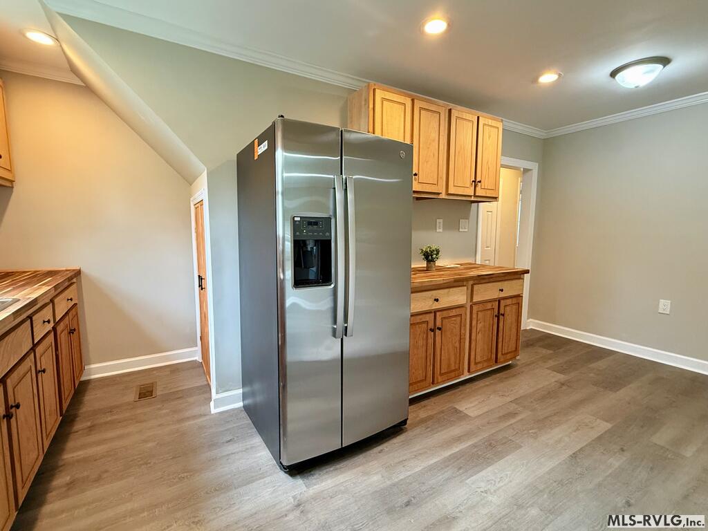 1011 Second Ave Property Photo 8