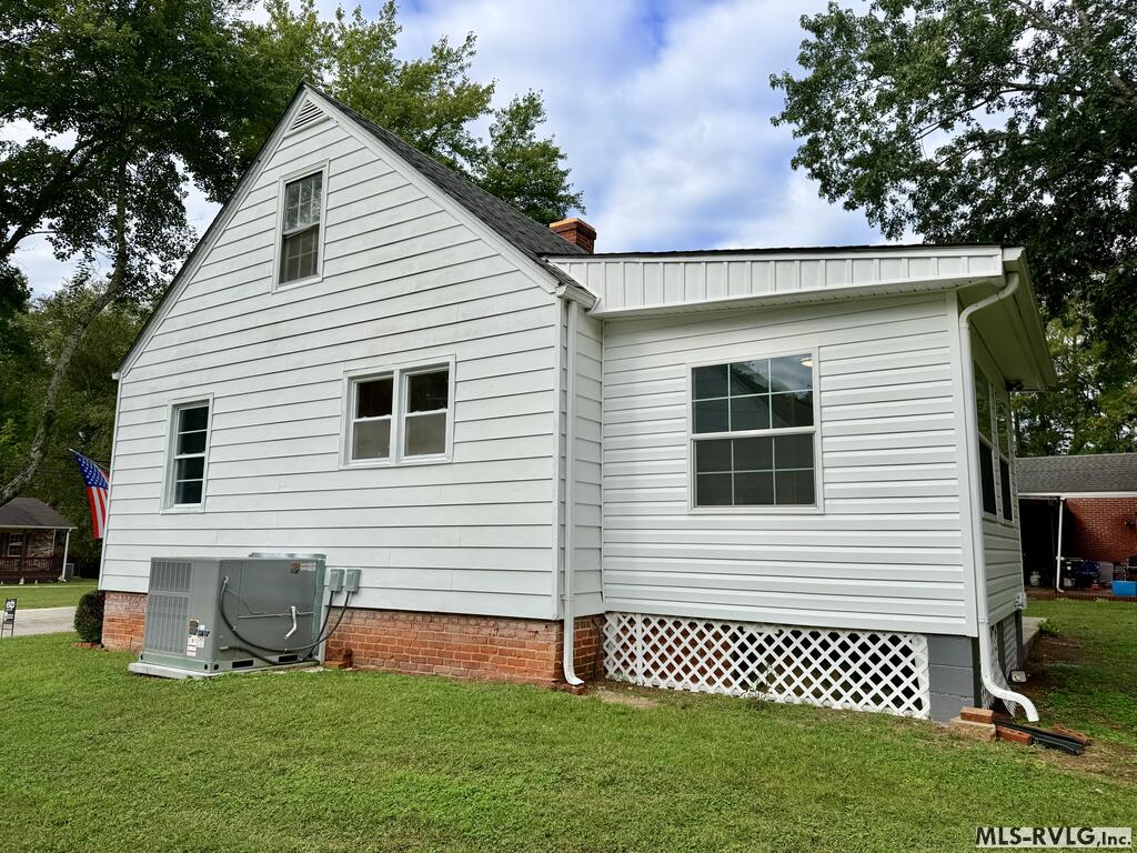 1011 Second Ave Property Photo 22