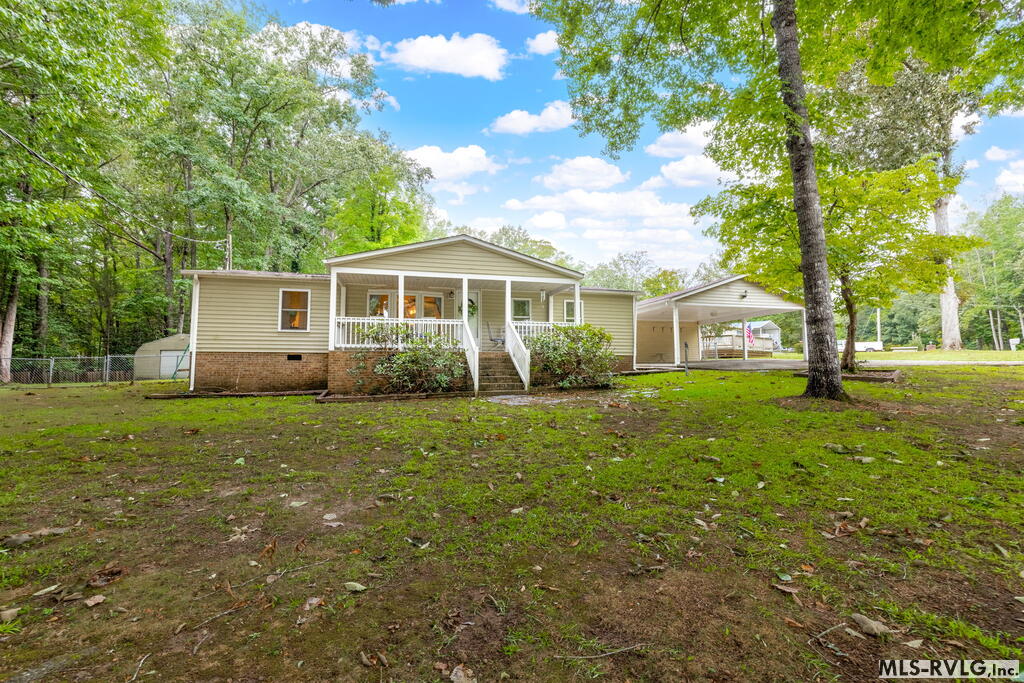 152 Sailboat Ln Property Photo 2