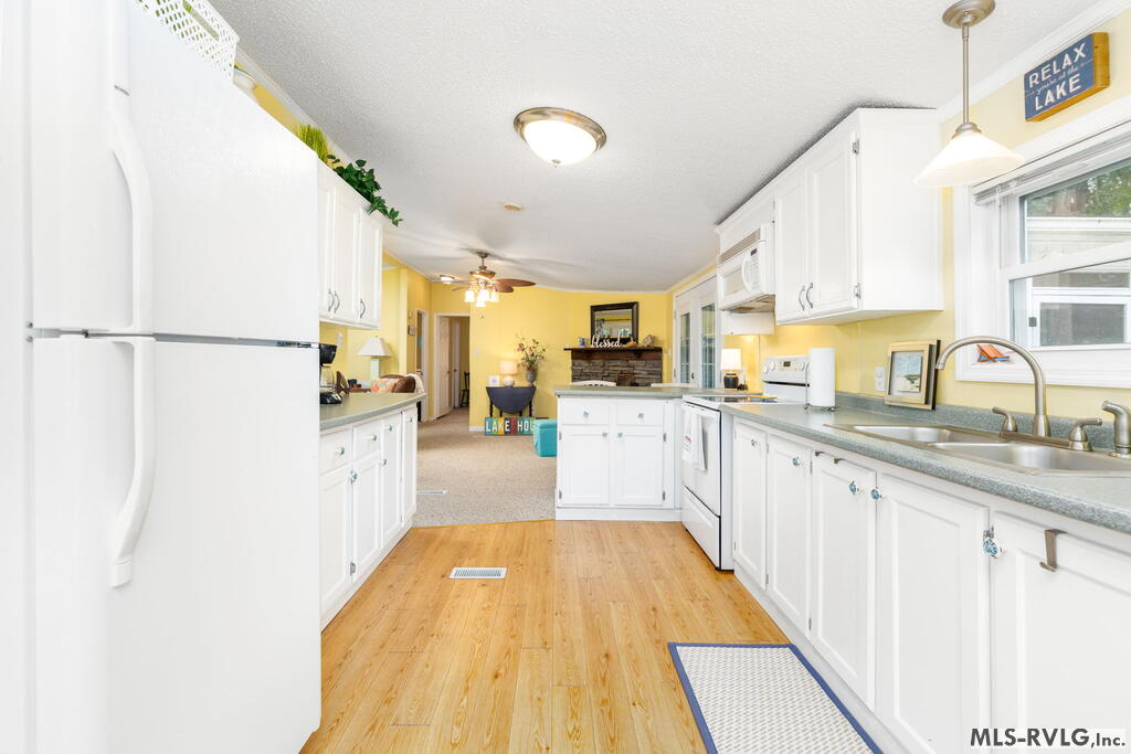 152 Sailboat Ln Property Photo 6