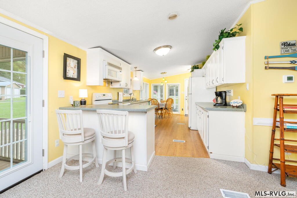 152 Sailboat Ln Property Photo 9