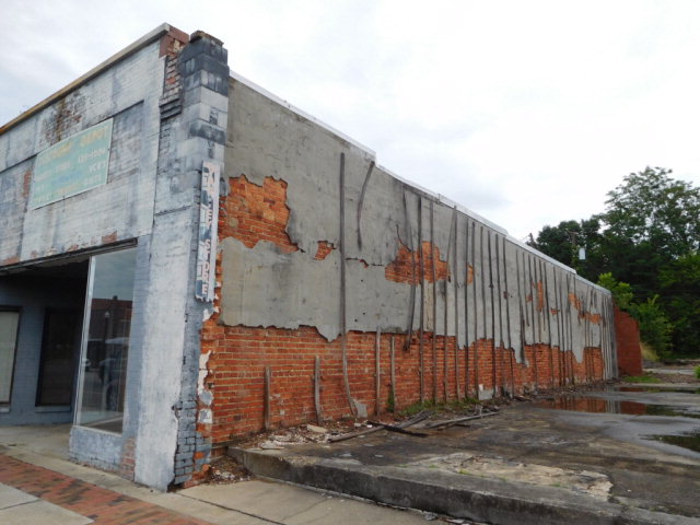 284&286 Roanoke Avenue Property Photo 3