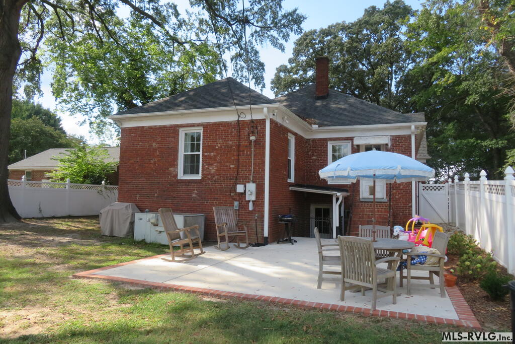 508 Roanoke Avenue Property Photo 2