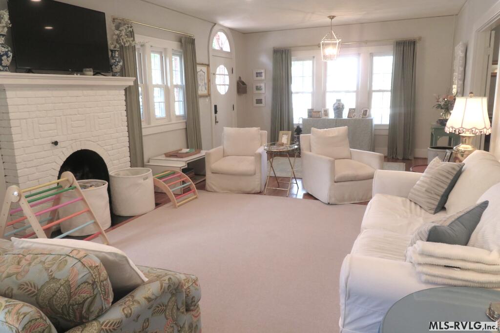 508 Roanoke Avenue Property Photo 6